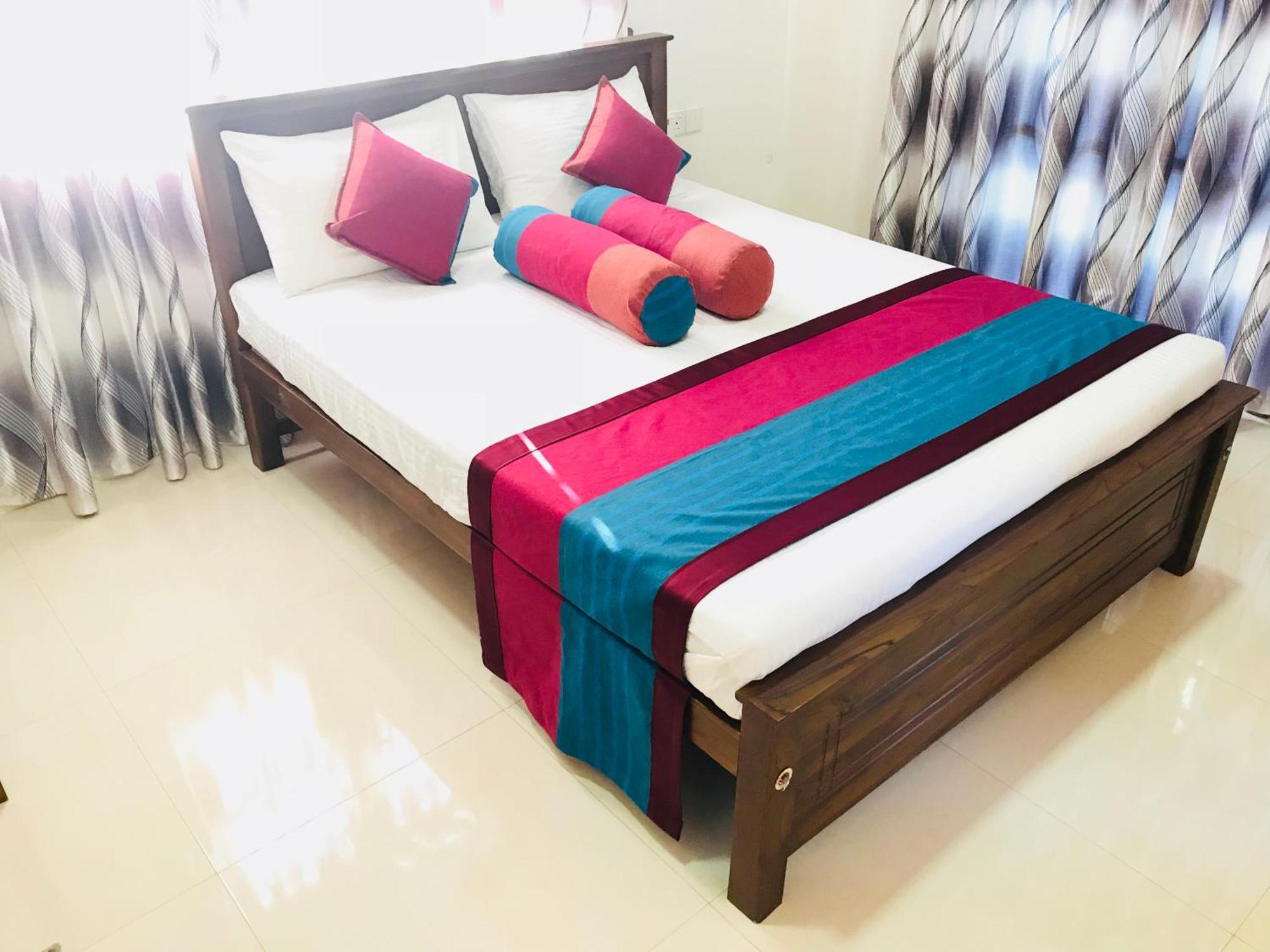 Golden Residence Anuradhapura Δωμάτιο φωτογραφία