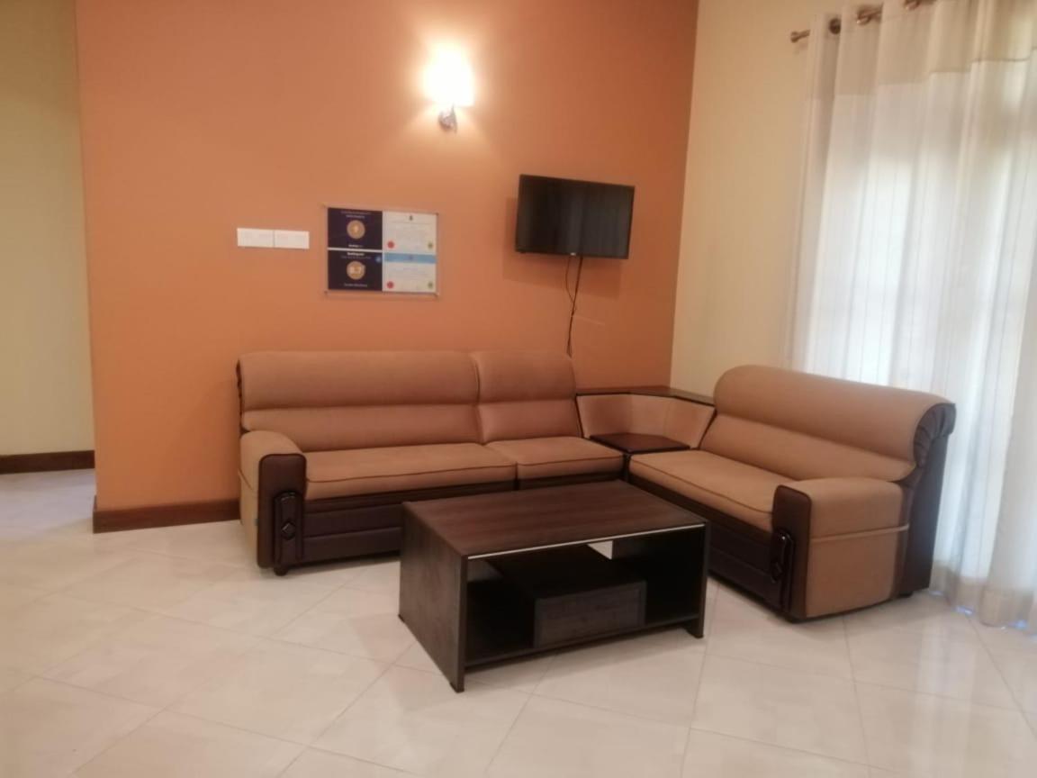 Golden Residence Anuradhapura Εξωτερικό φωτογραφία